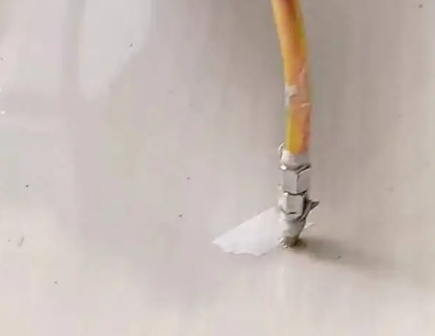 南湖瓷砖空鼓维修公司专业解答在瓷砖铺贴过程中，如果使用的砂料过粗（如全部使用了粗砂），可能会导致以下问题